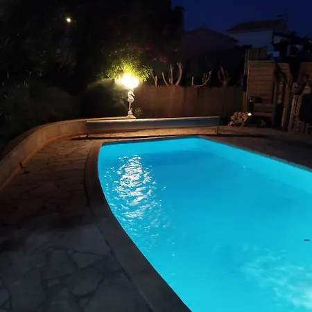 Maison D'exception Meublée Piscine Privée&cheminée A 2min Et Commerces Marseillan (Herault)
